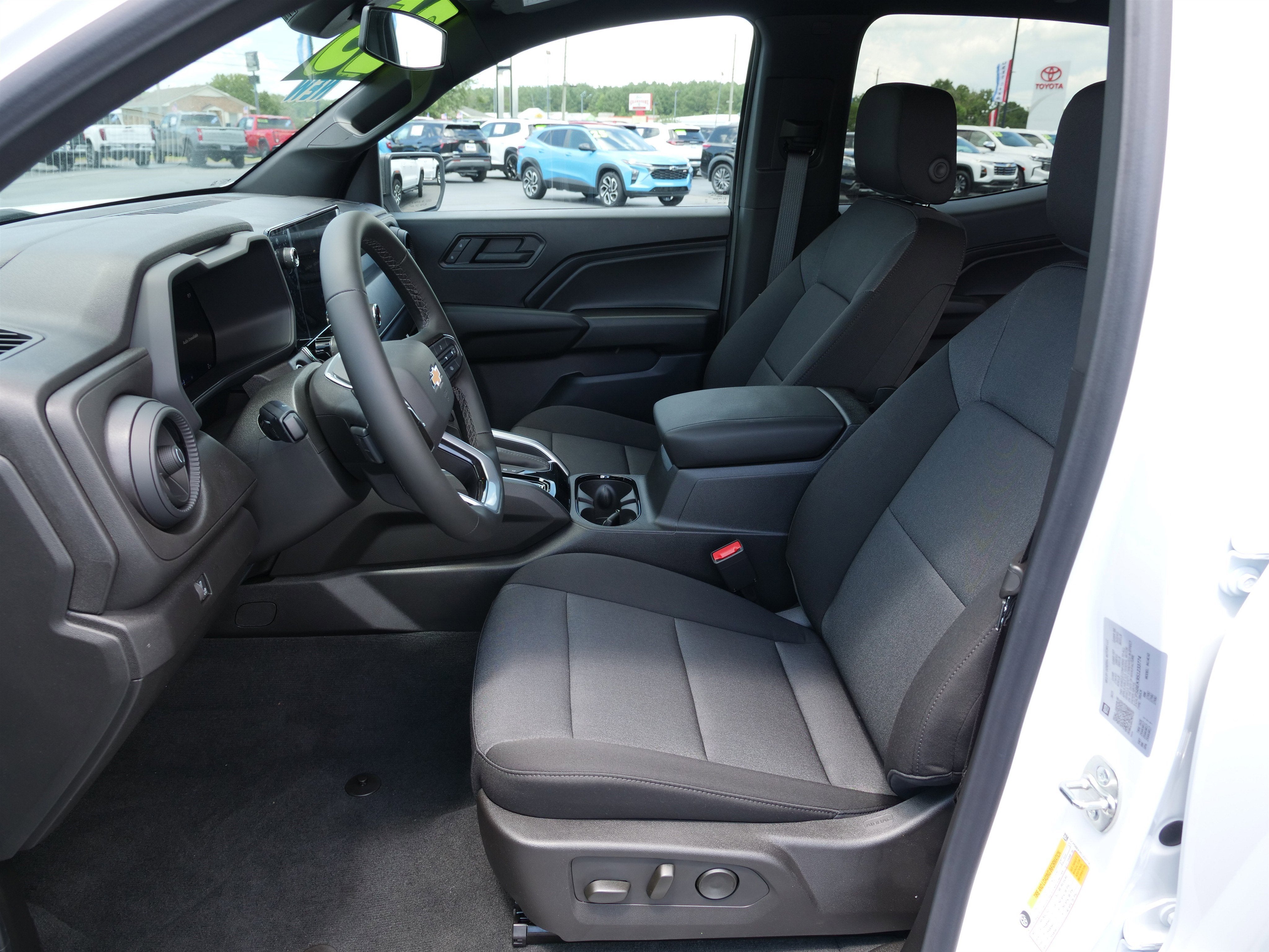 2025 Chevrolet Colorado WT/LT