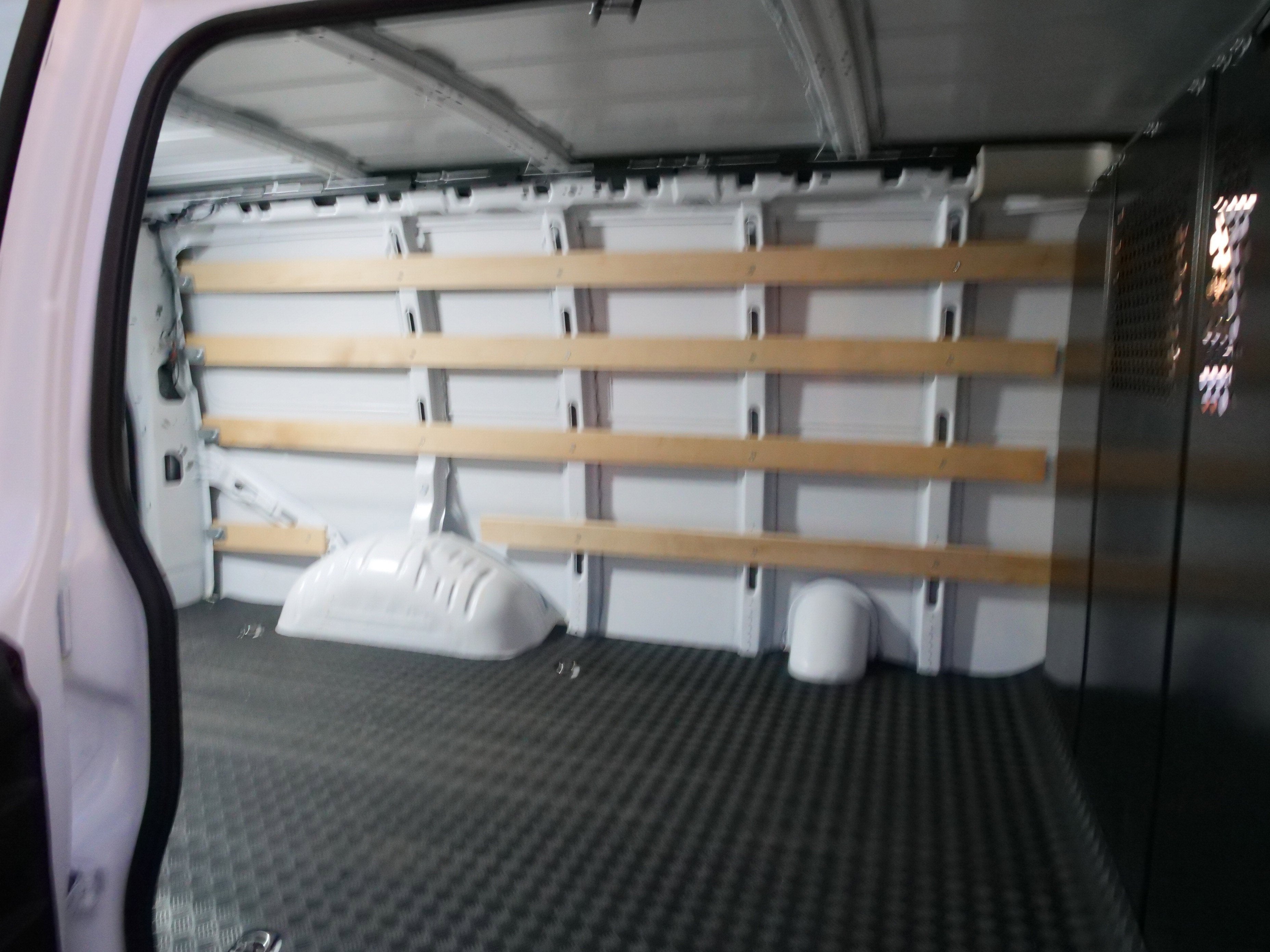 2024 Chevrolet Express Cargo 2500 WT