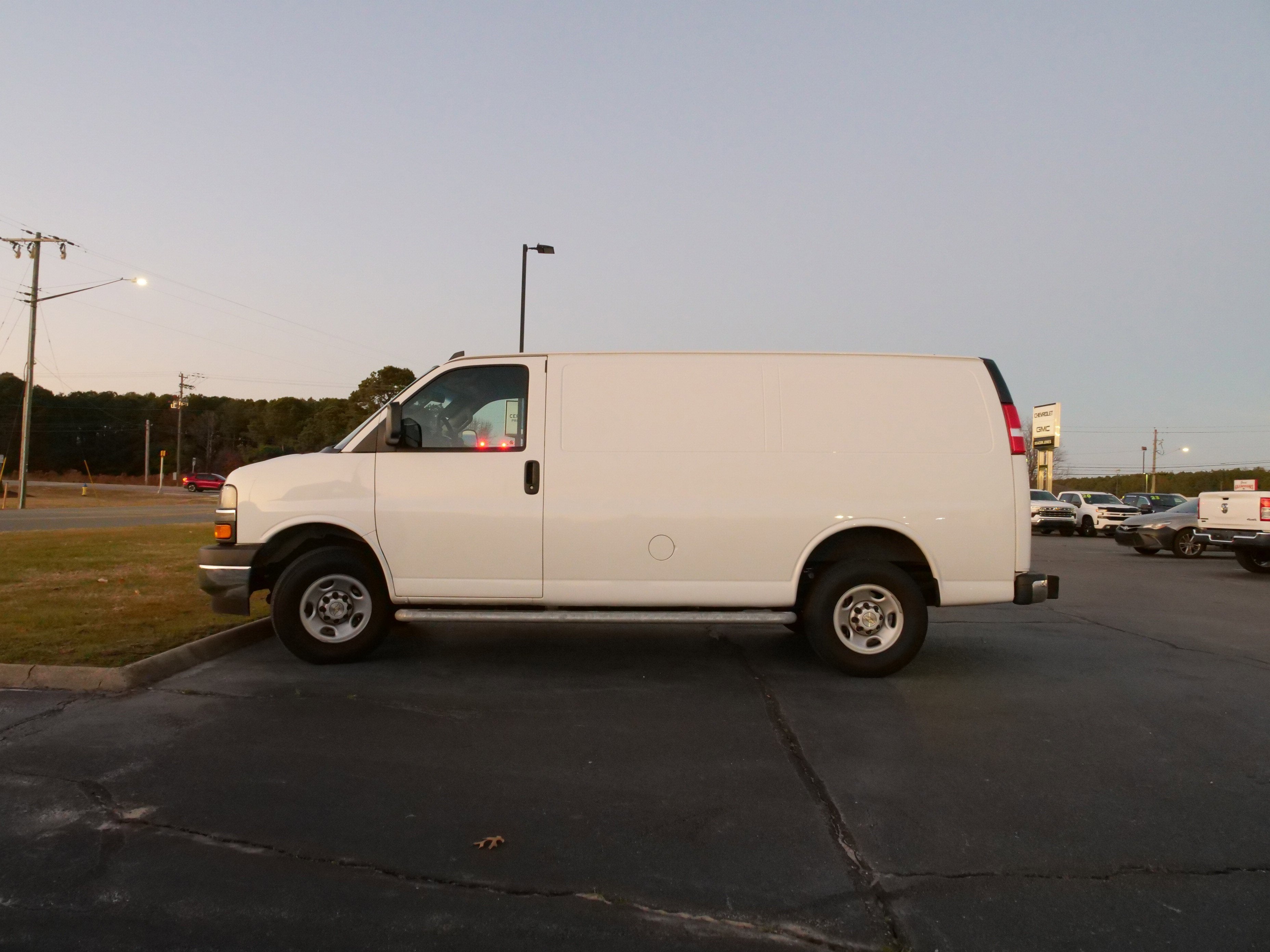 2024 Chevrolet Express Cargo 2500 WT