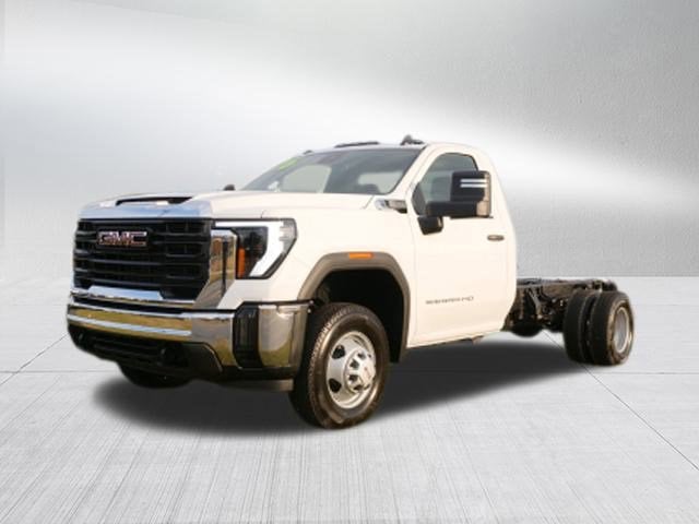 2026 GMC Sierra 3500 HD Chassis Cab Pro