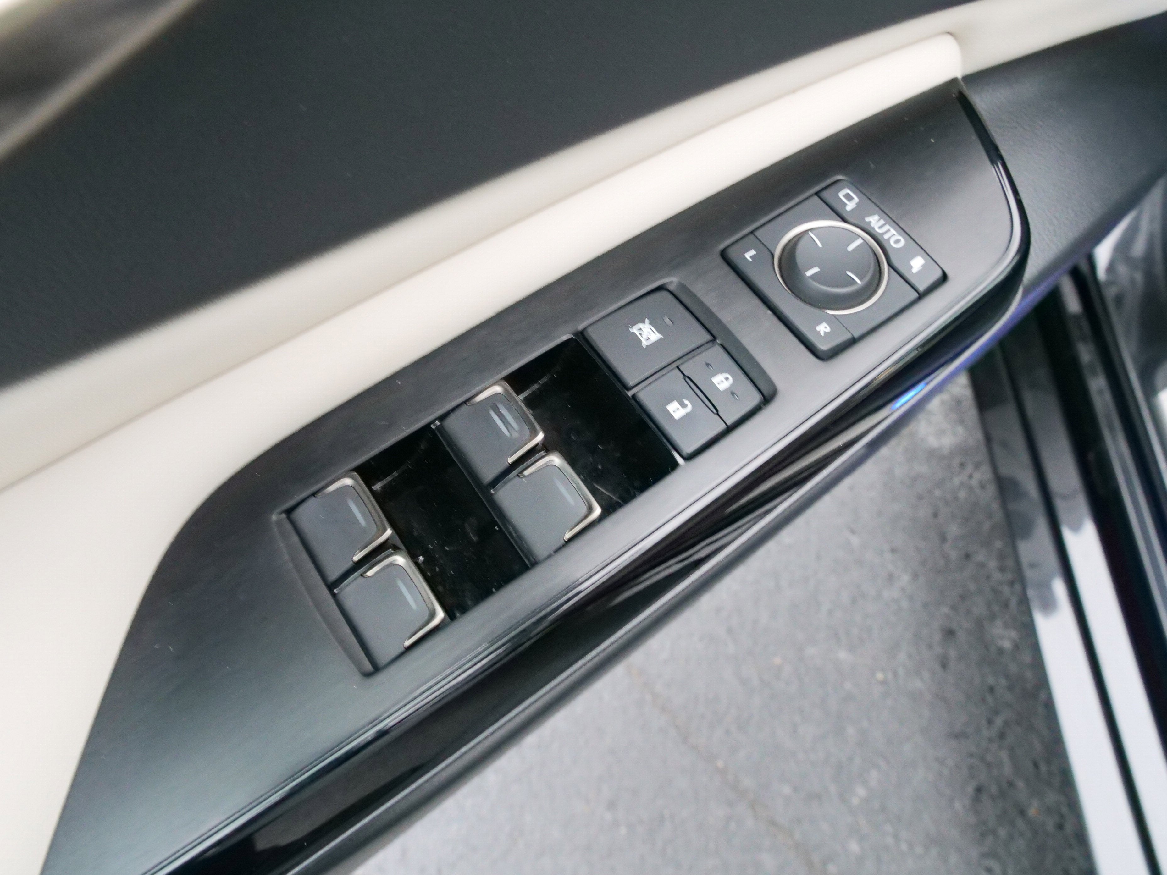 2024 Lexus ES ES 300h Ultra Luxury