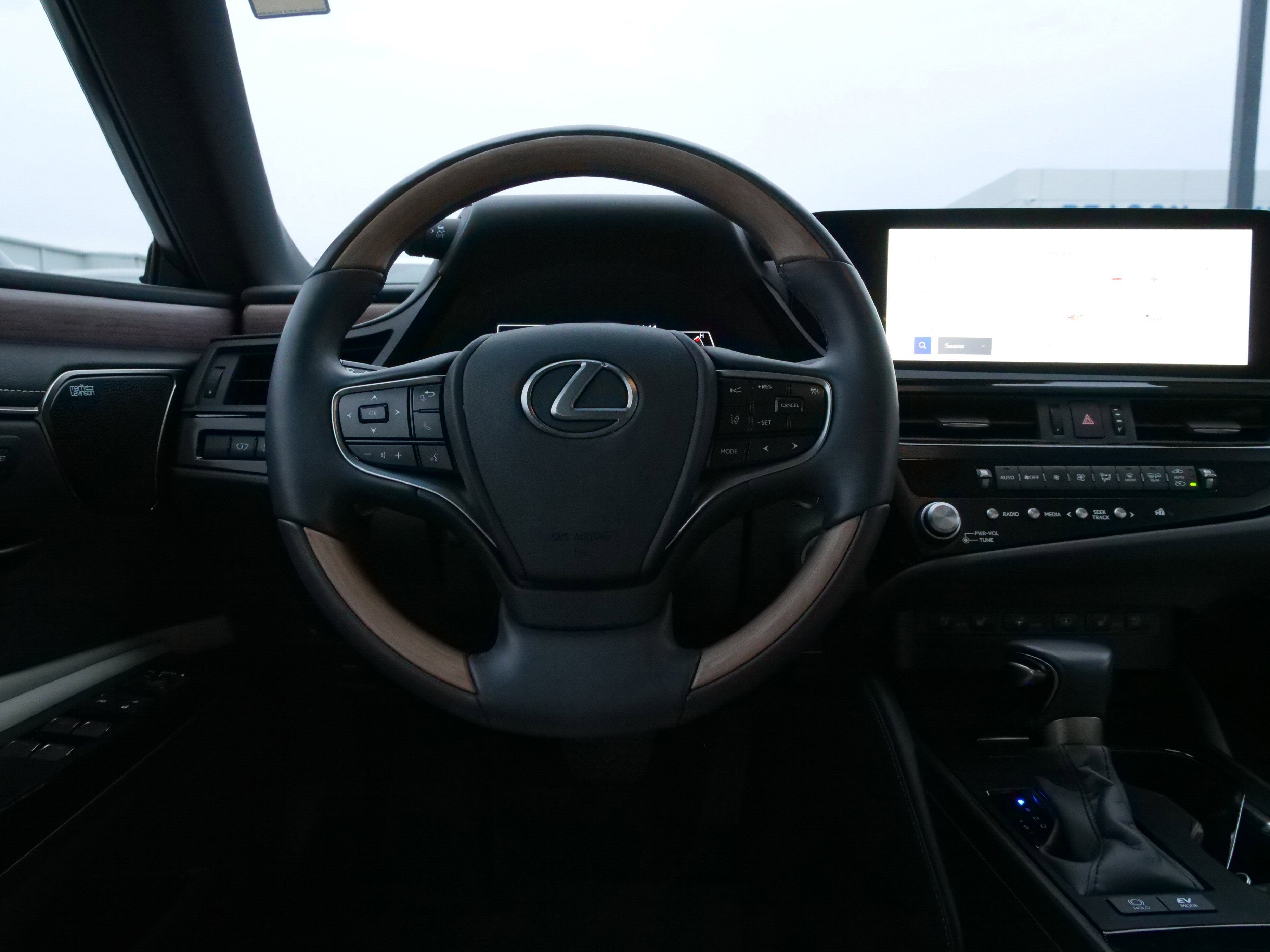 2024 Lexus ES ES 300h Ultra Luxury