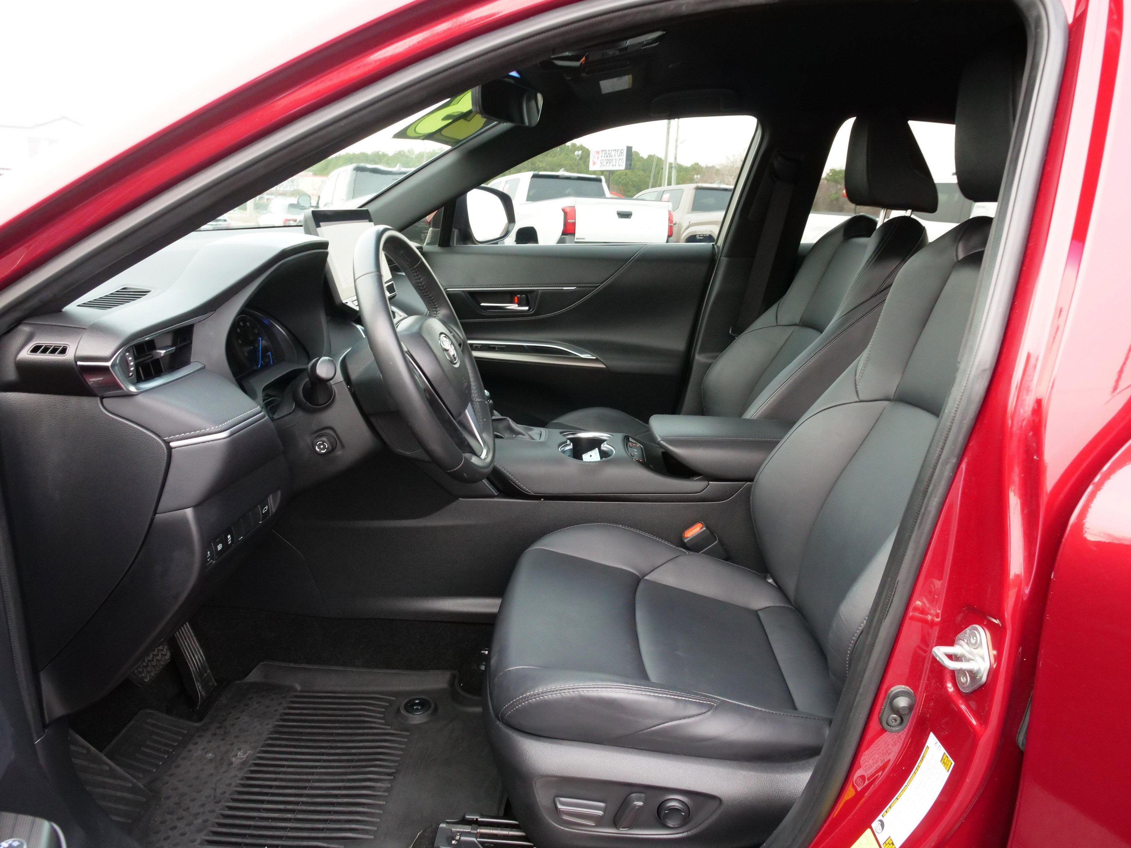 2023 Toyota Venza XLE