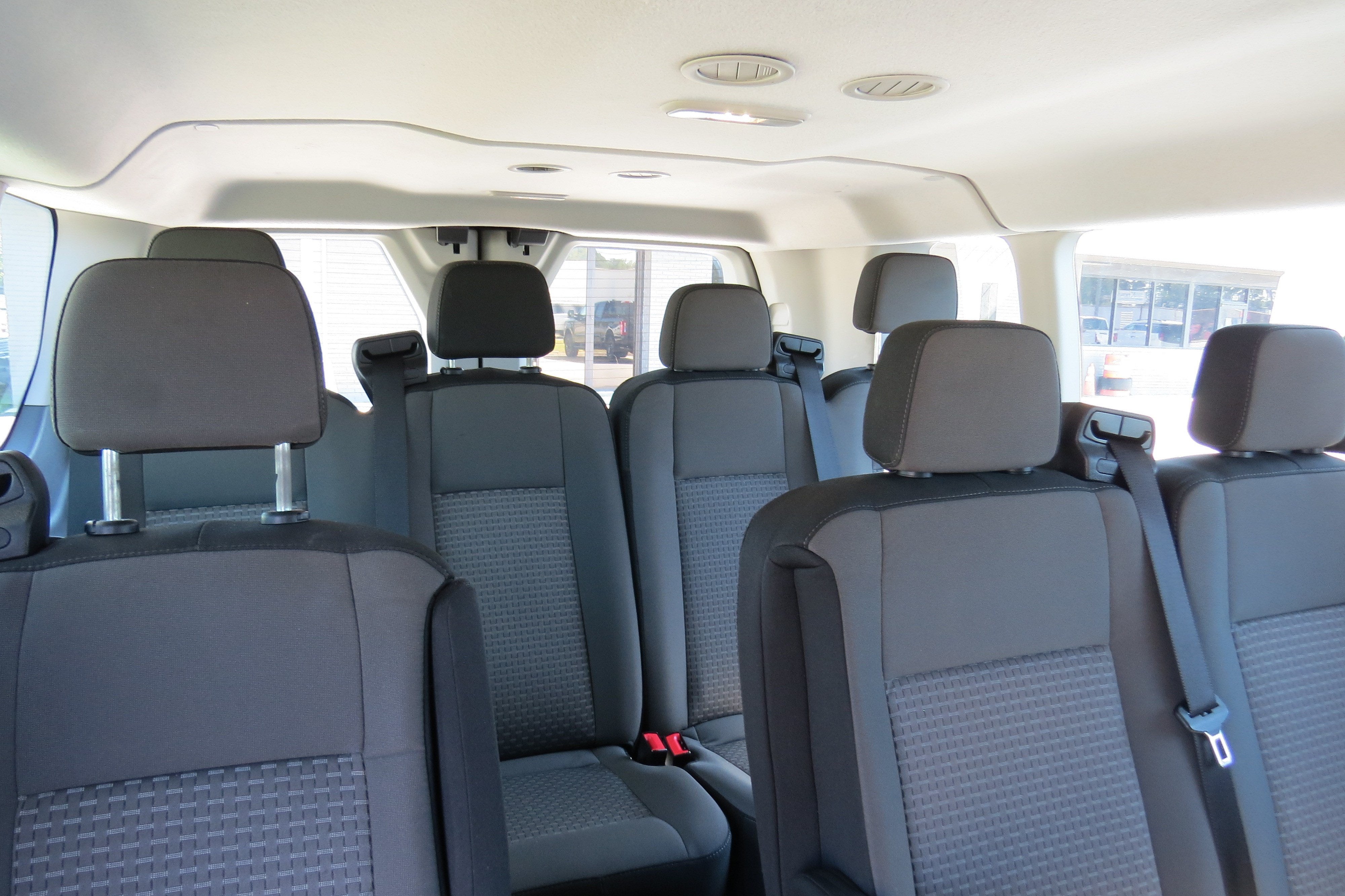 2024 Ford Transit Passenger Wagon XLT T-350 148 Low Roof RWD