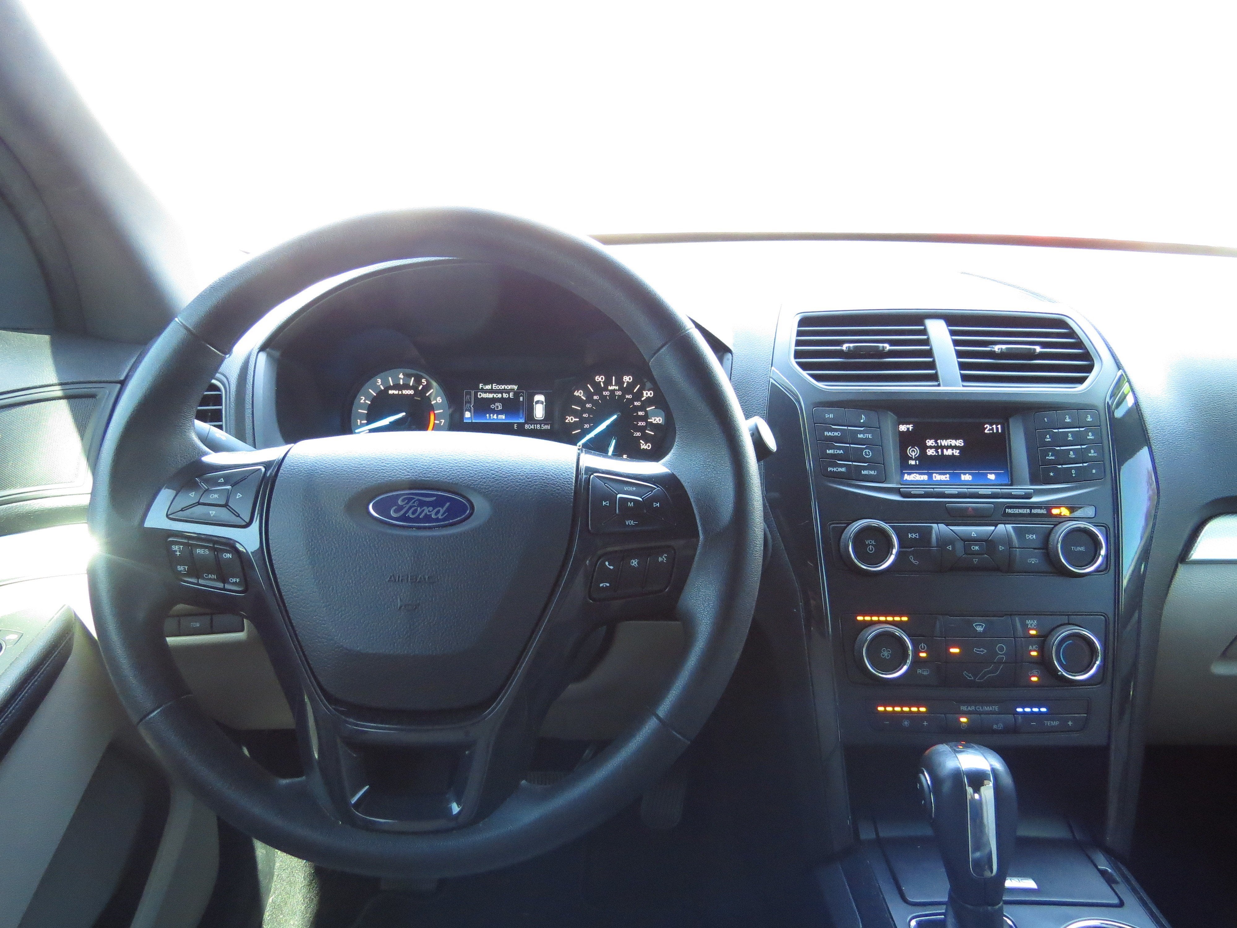 2018 Ford Explorer 4WD w/ 3rd Row
