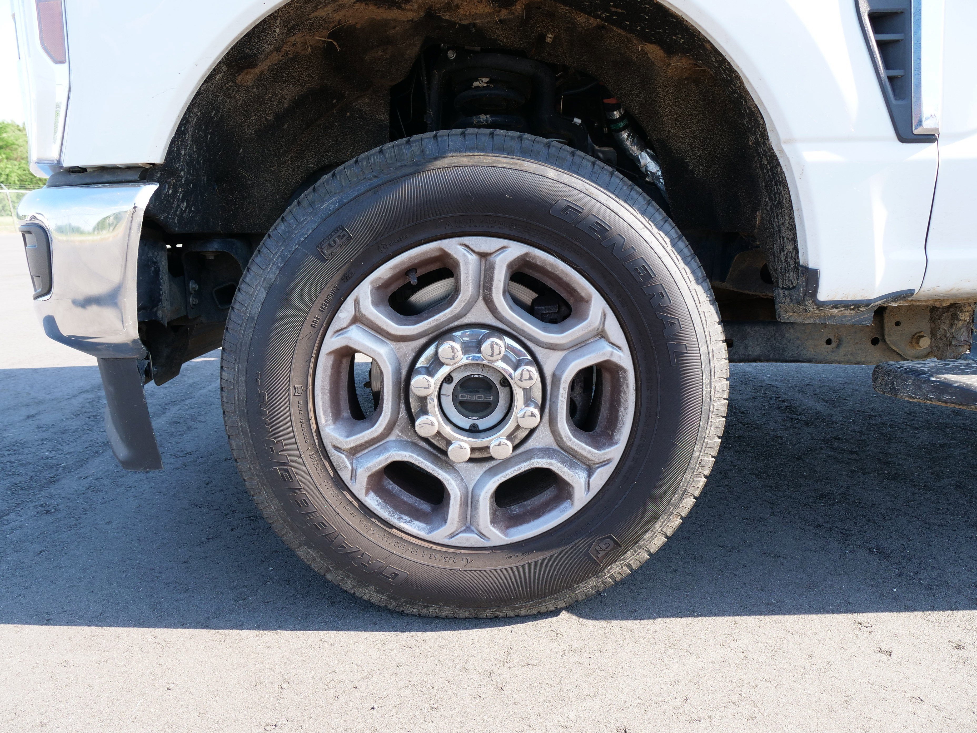 2025 Ford Super Duty F-250 SRW Base