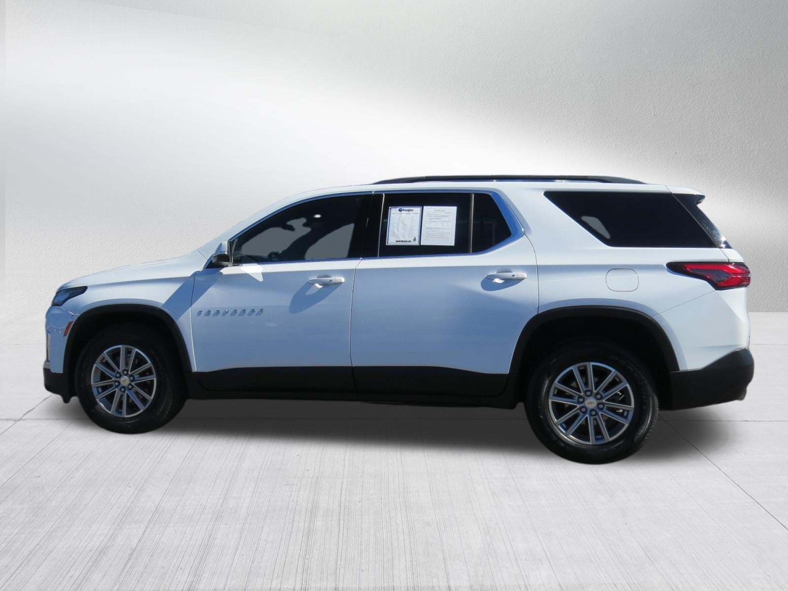 2022 Chevrolet Traverse LT Leather AWD w/ 3rd Row