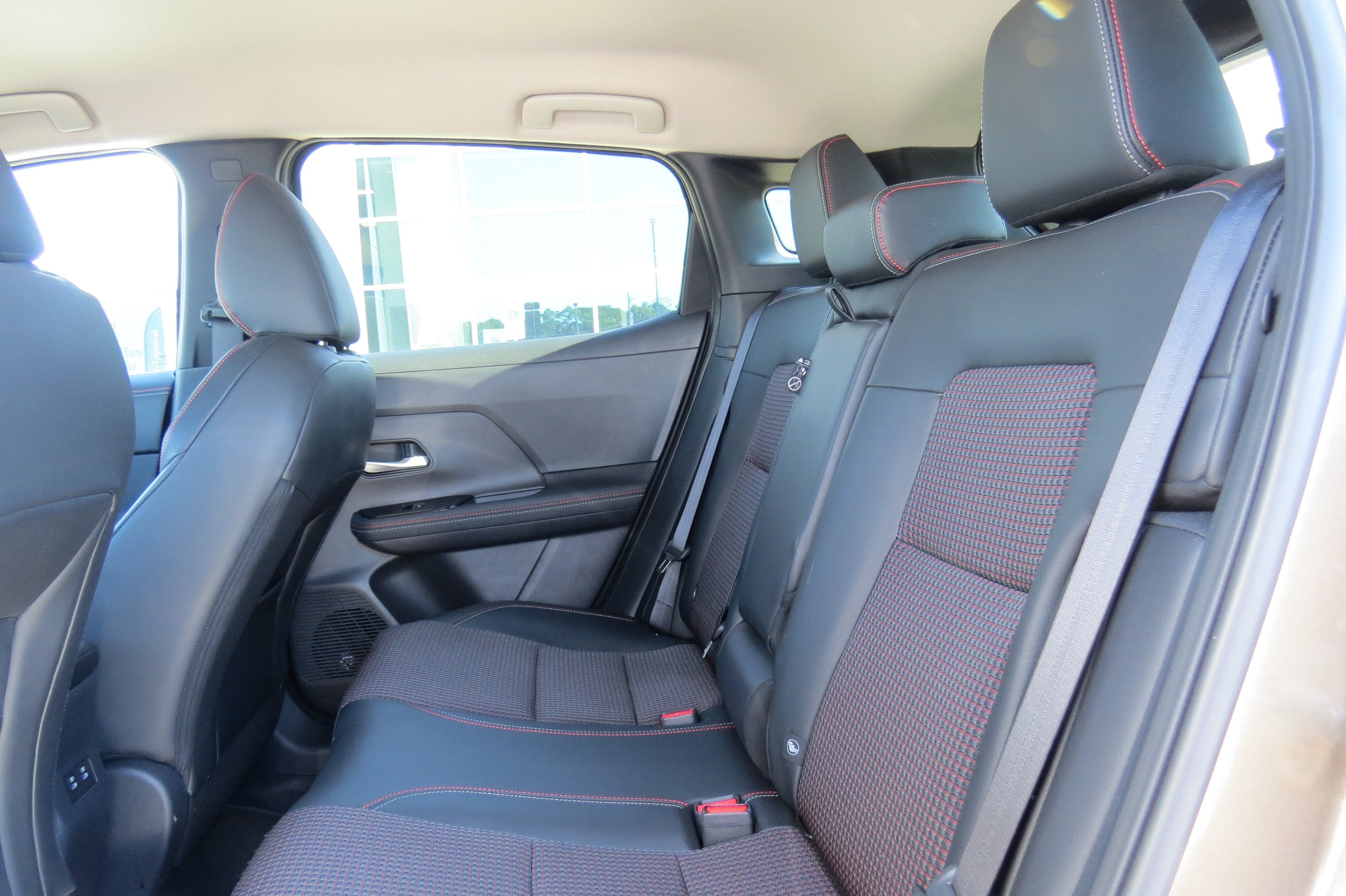 2025 Nissan Kicks SR AWD
