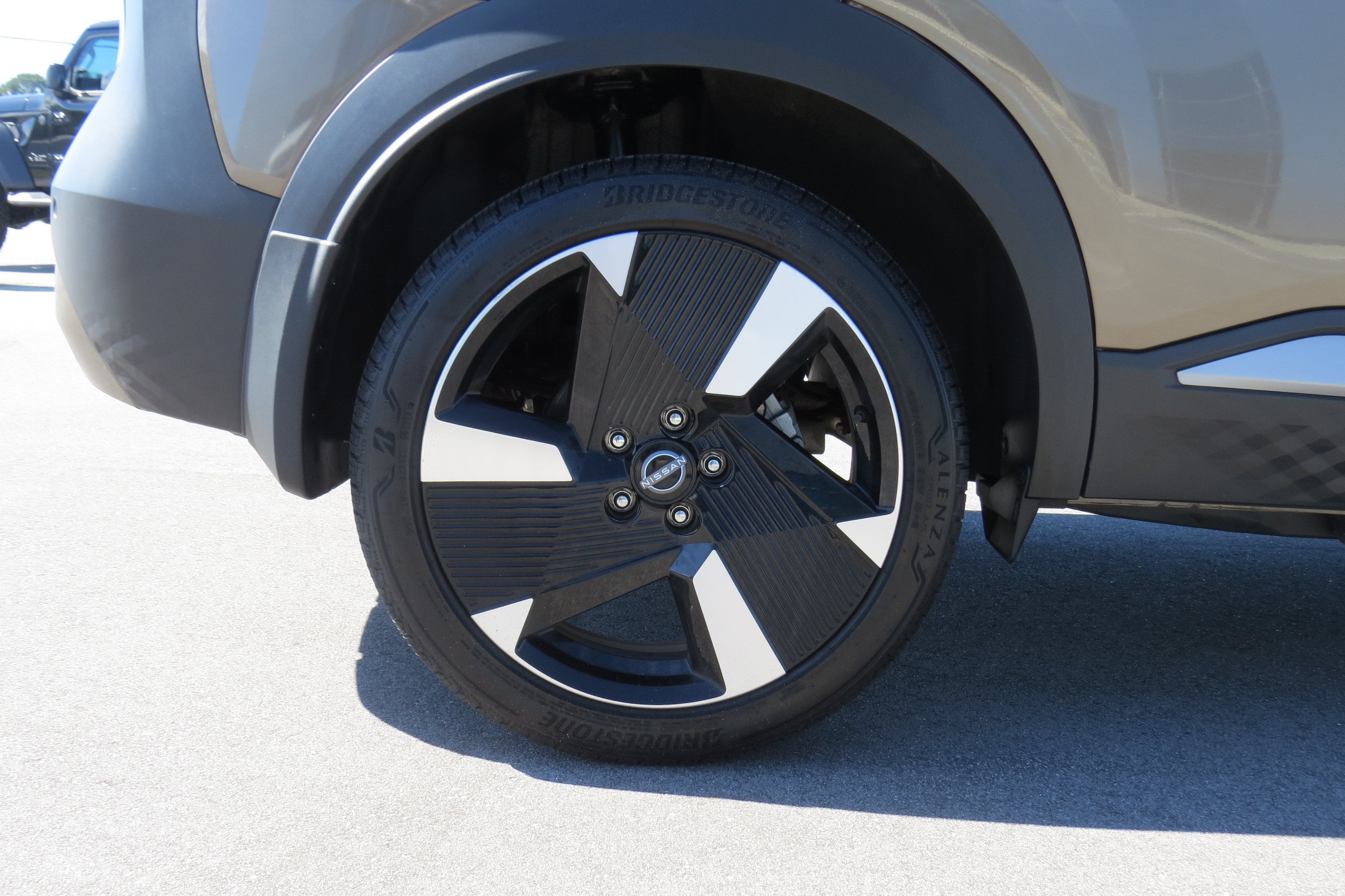 2025 Nissan Kicks SR AWD