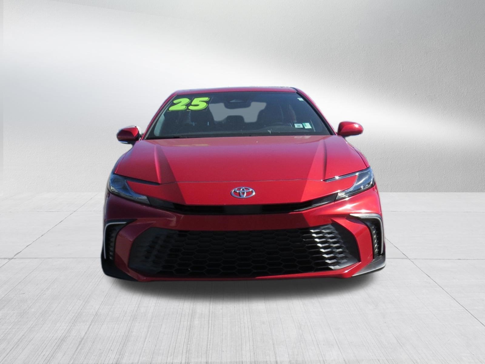 2025 Toyota Camry SE Hybrid w/ Convenience Package & Sunroof