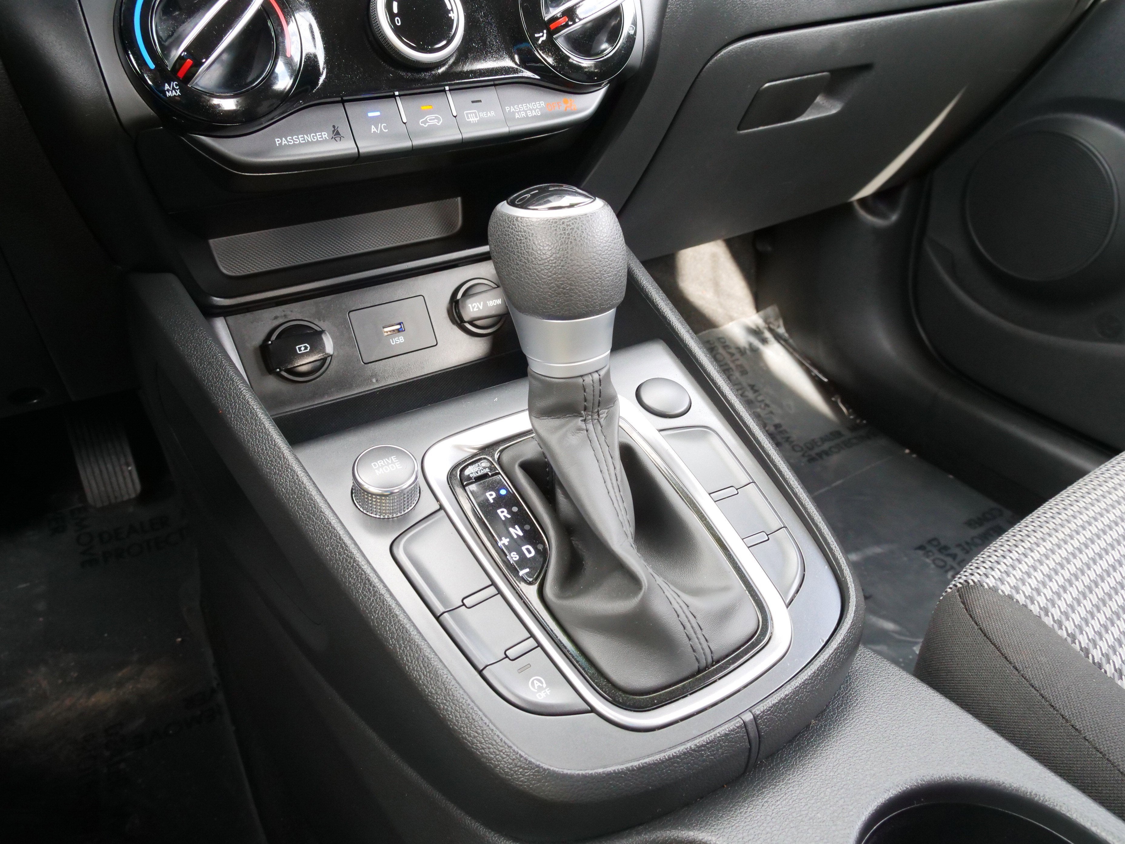 2023 Hyundai Kona SE