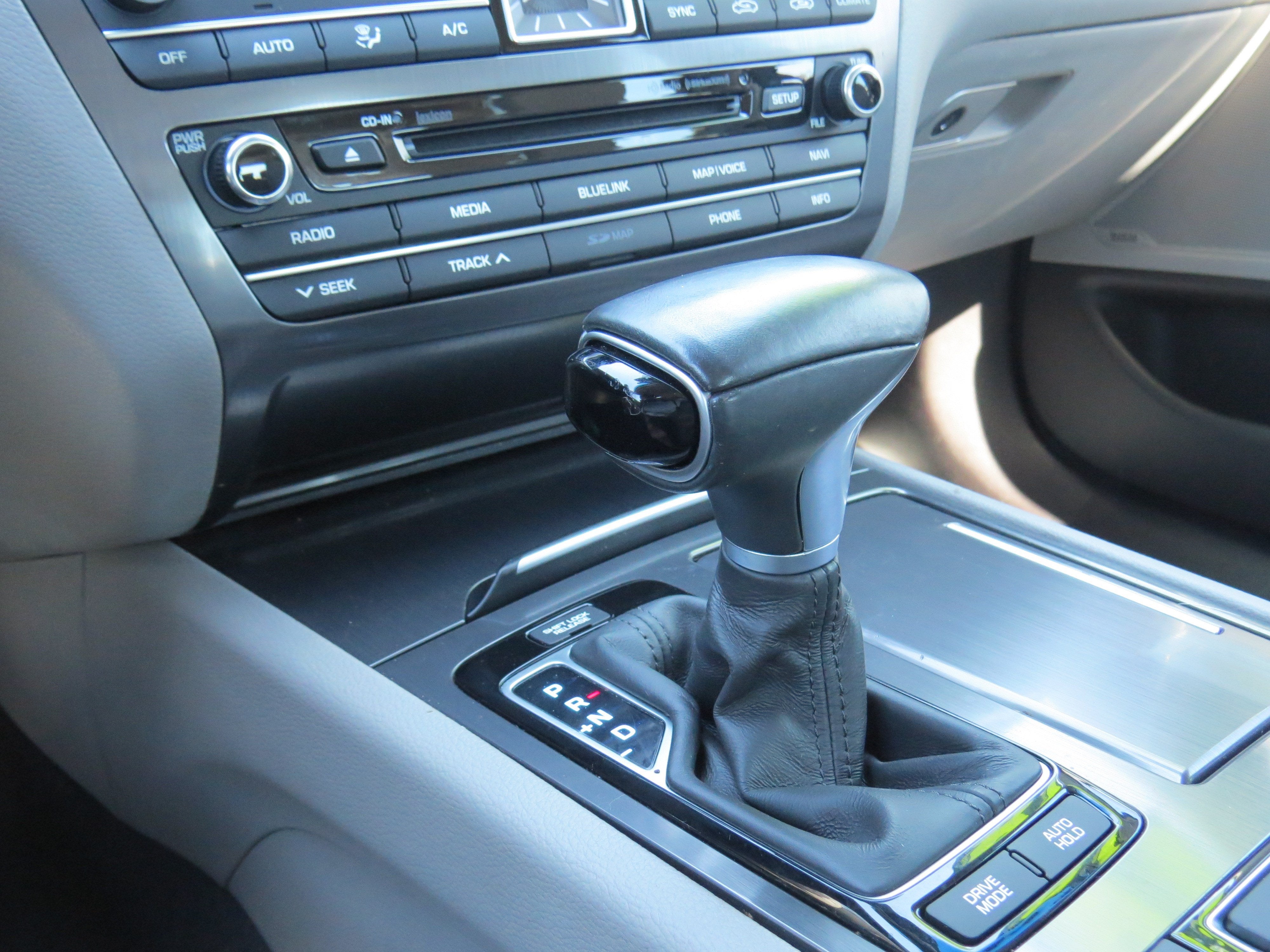 2018 Genesis G80 3.8L Premium w/ Panoramic Sunroof