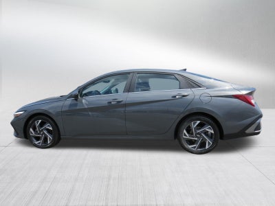 2024 Hyundai Elantra Limited w/ Sunroof