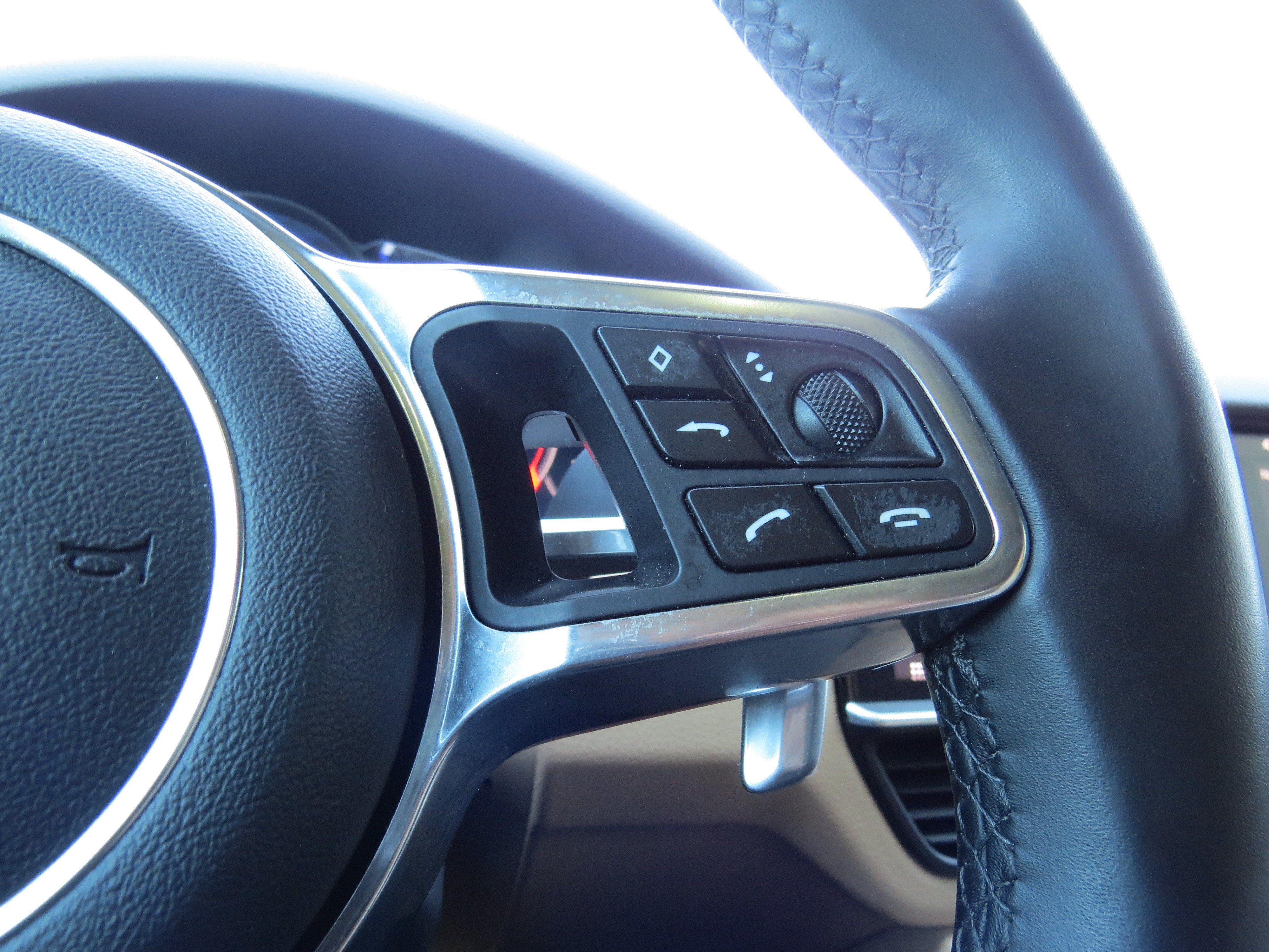 2019 Porsche Cayenne AWD w/ Premium Pkg. & Panoramic Sunroof