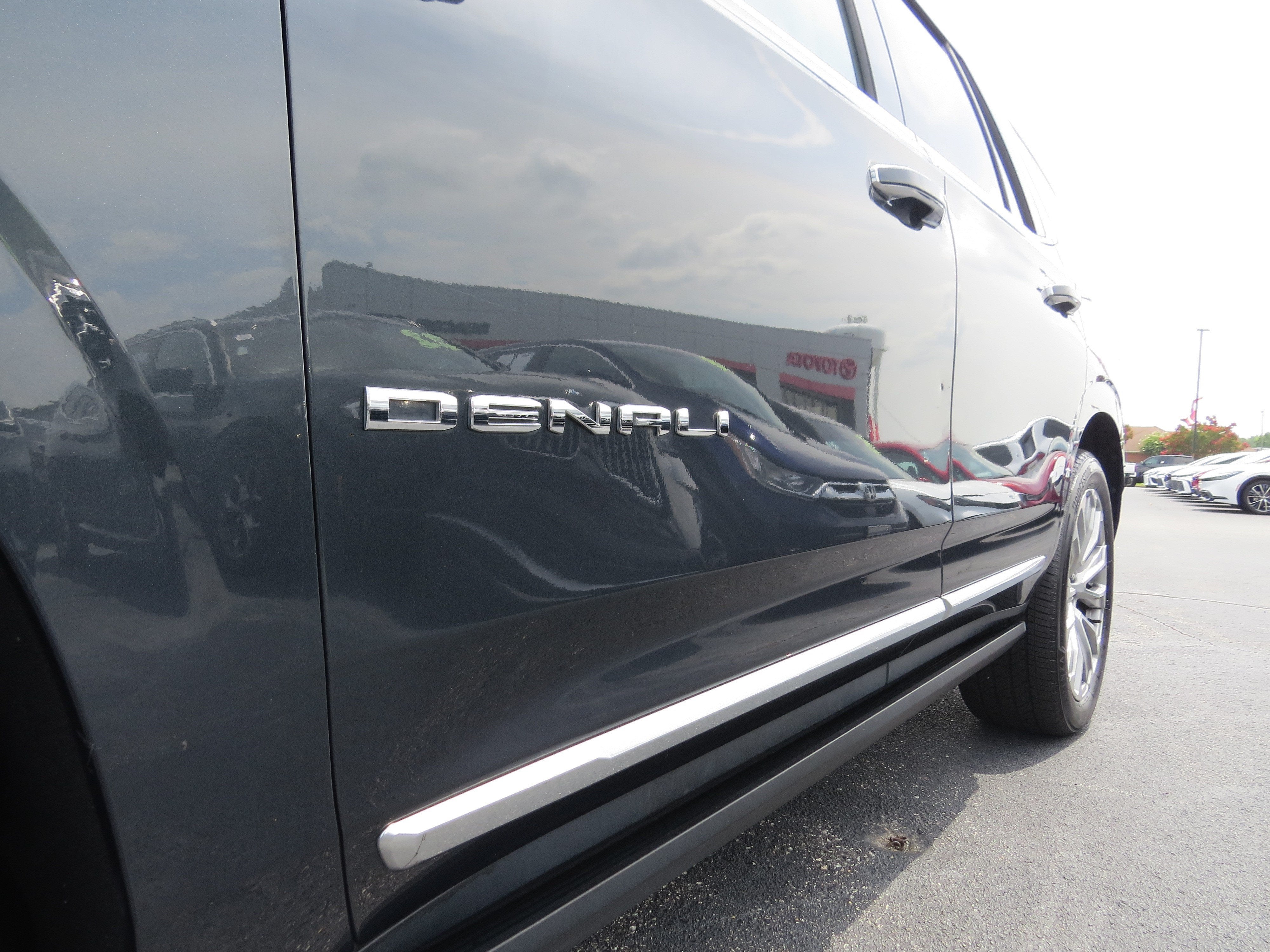 2022 GMC Yukon Denali