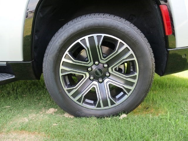 2025 Jeep Wagoneer Base