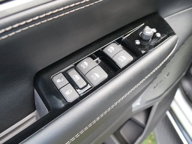 2025 Jeep Wagoneer Base