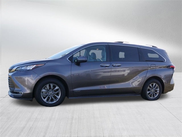 2021 Toyota Sienna XLE 8 Passenger